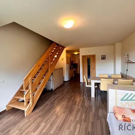 - Apartmán *