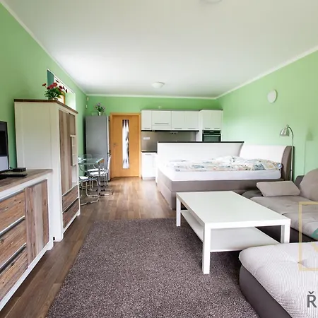 - Apartmán *
