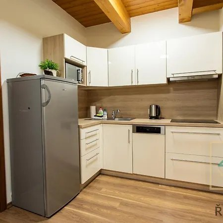 - Apartmán *
